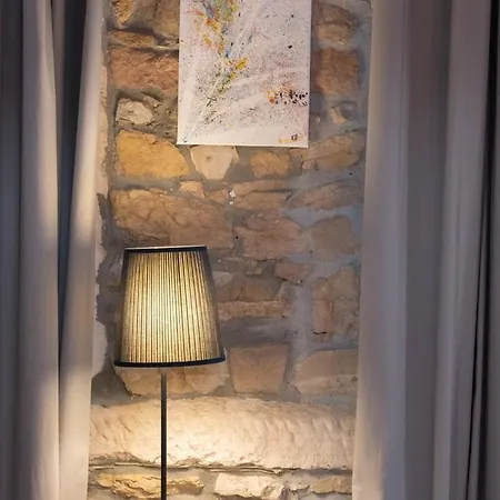 Le Petit Imbert - Chaleureux Et Cozy Appartement